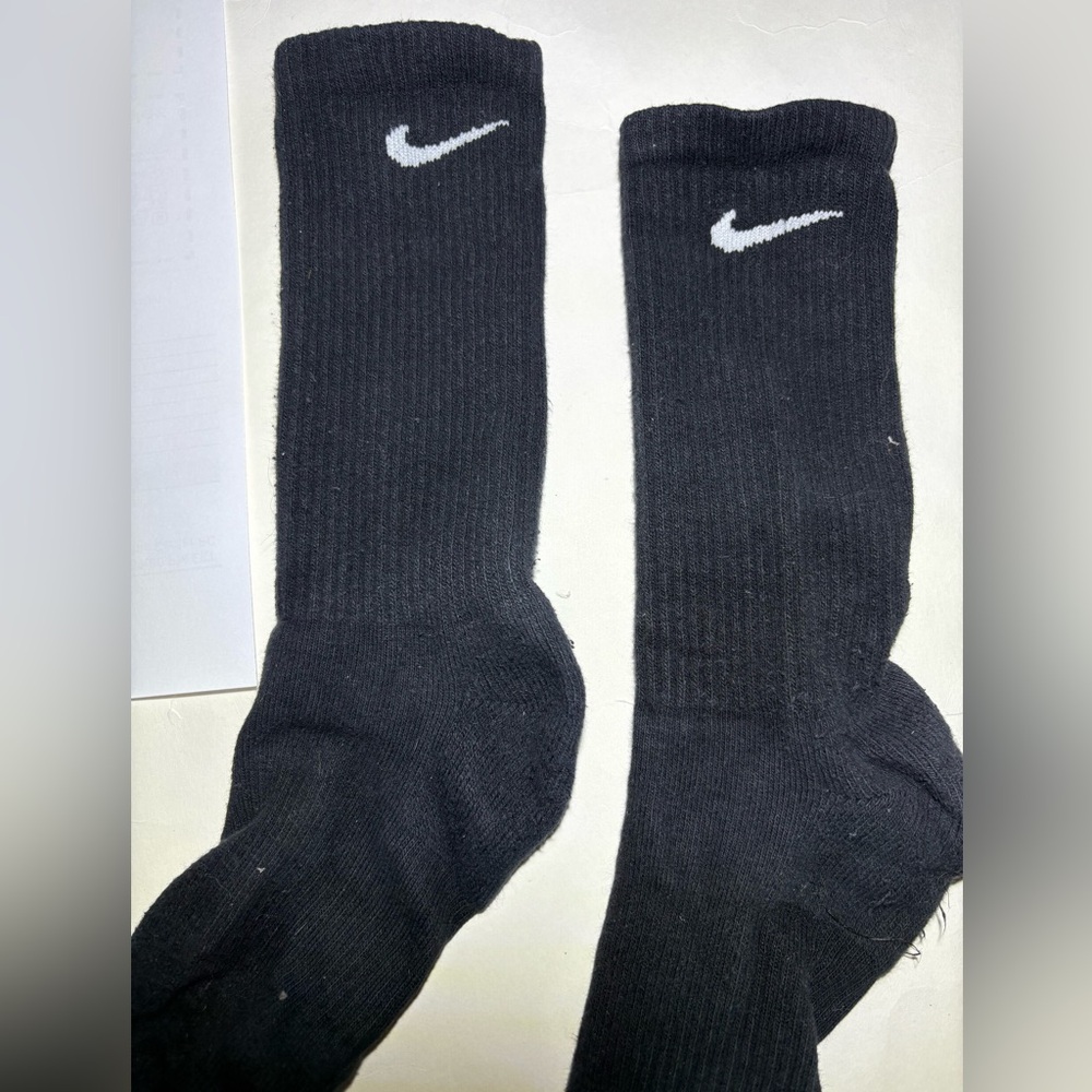 Used nike socks - Picture 3 of 3